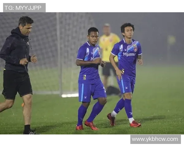 西安足球队战术引发热议球迷与专家各执己见探讨争议背后原因