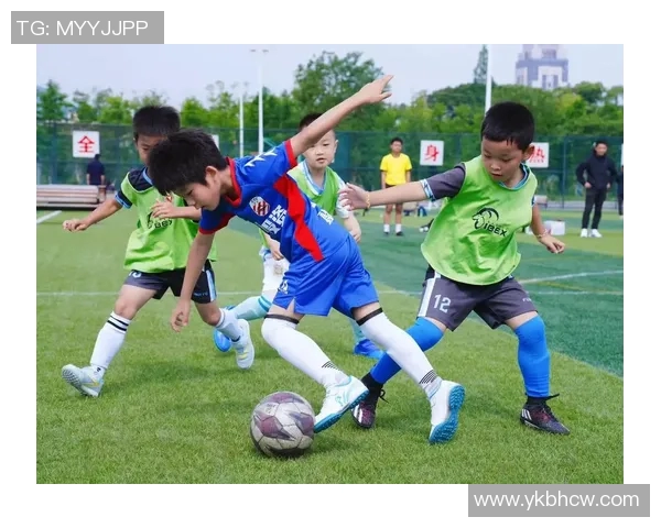 从绿茵场到街头角落足球明星流浪汉的心路历程与人生反思