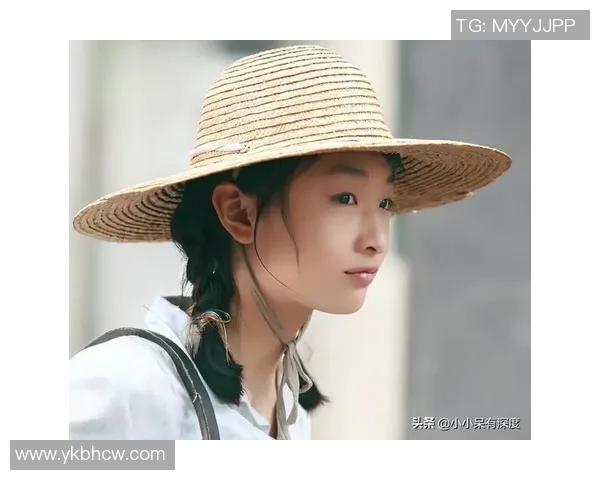 周冬雨心目中的足球明星是谁她对他的喜爱之情如何展现